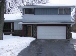 18181 W Plateau Ln, New Berlin, WI 53146
