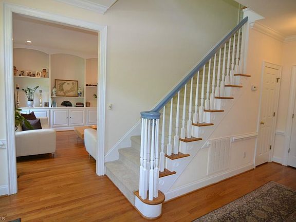 2nd image of 4 Primrose Ct