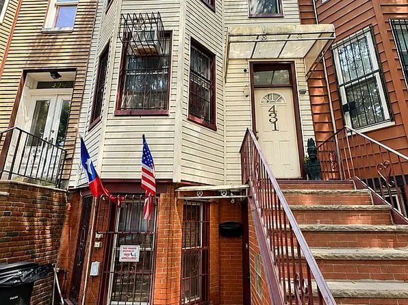 431 36th St, Brooklyn, NY 11232