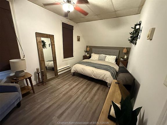 4th image of 928 James St