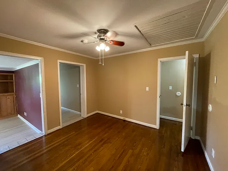 2208 White Oak Dr — Photo 5