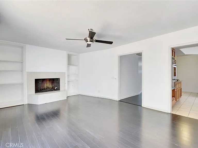 1015 E Walnut Ave — Photo 24