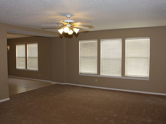 5th image of 3250 Carica Dr