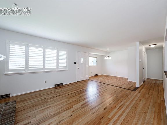 3rd image of 1118 Chambers Dr