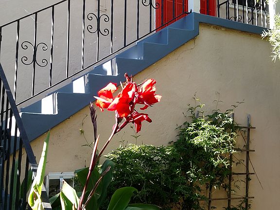 This unit is over the garages and shares only one wall (Kitchen and bath) with VERY QUIET neighbor.