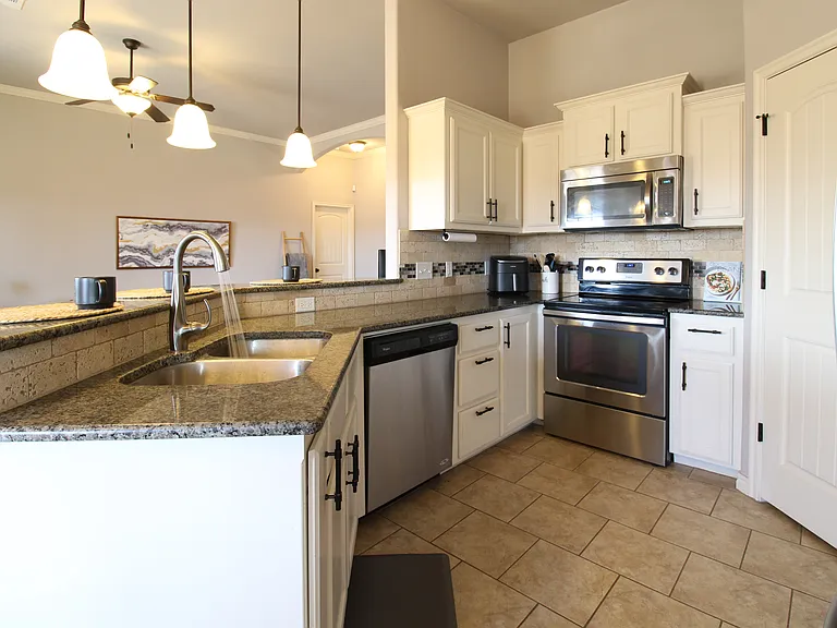 18232 Camborne Ave — Photo 5