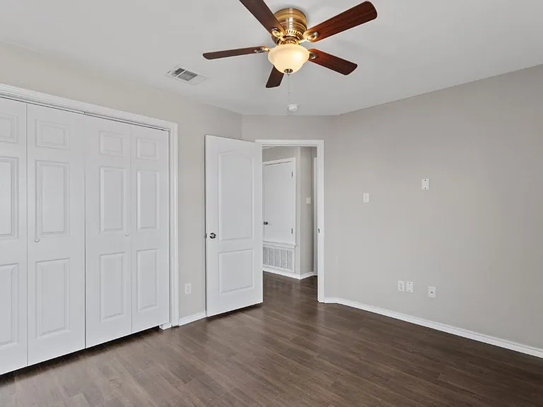 3417 Savage Springs Dr — Photo 30