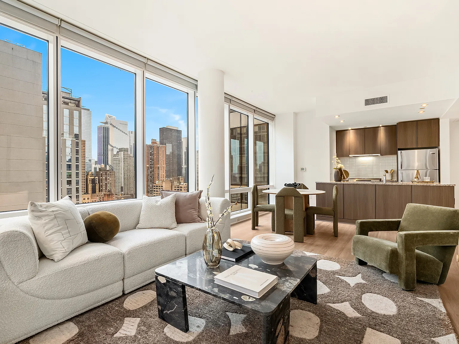 306 West 48th Street — Photo 4