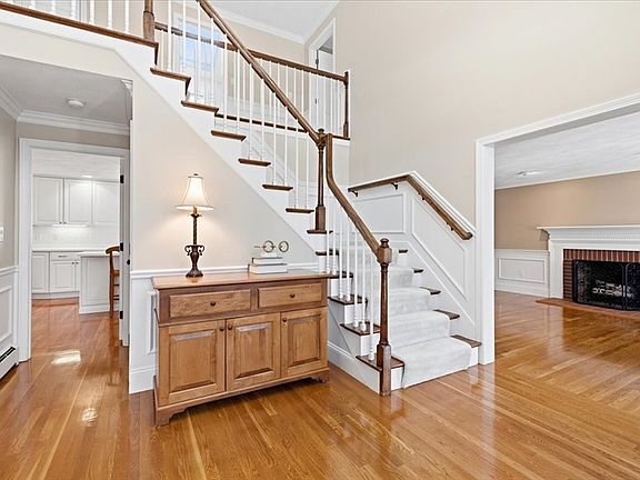 4th image of 18 Shawnee Rd