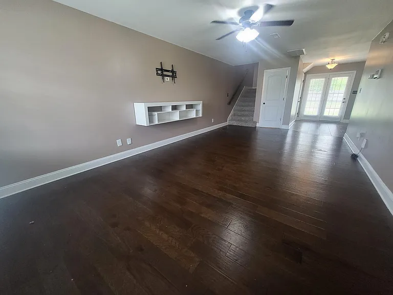 703 Jim Brown Dr — Photo 7