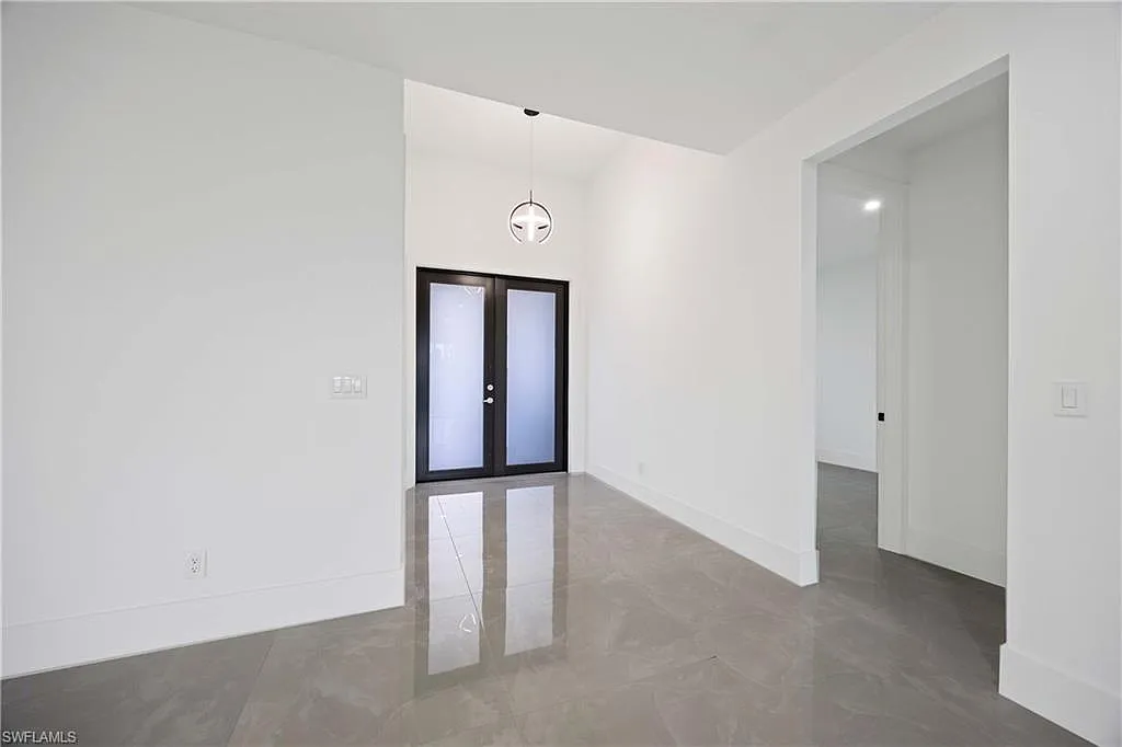4 bed, 2.5 bath, 1815 sqft, $2,400 — Photo 4
