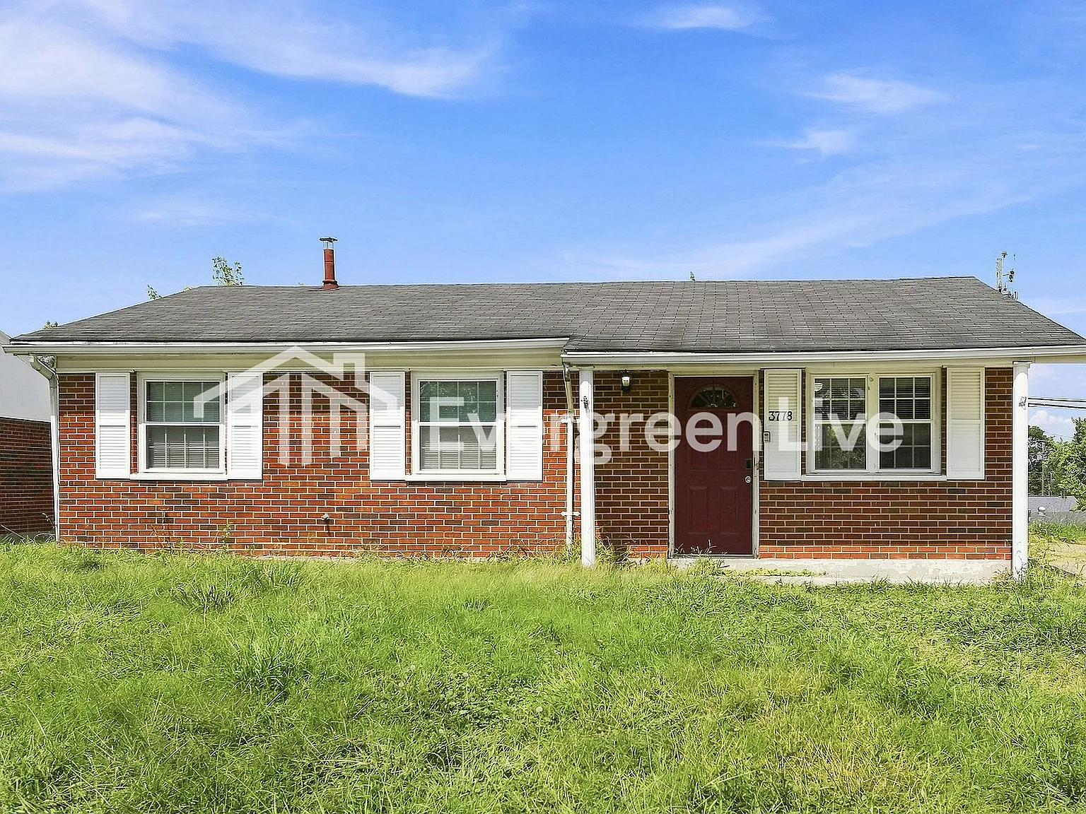 3 bed, 1.0 bath, 962 sqft, $1,745 — Photo 1