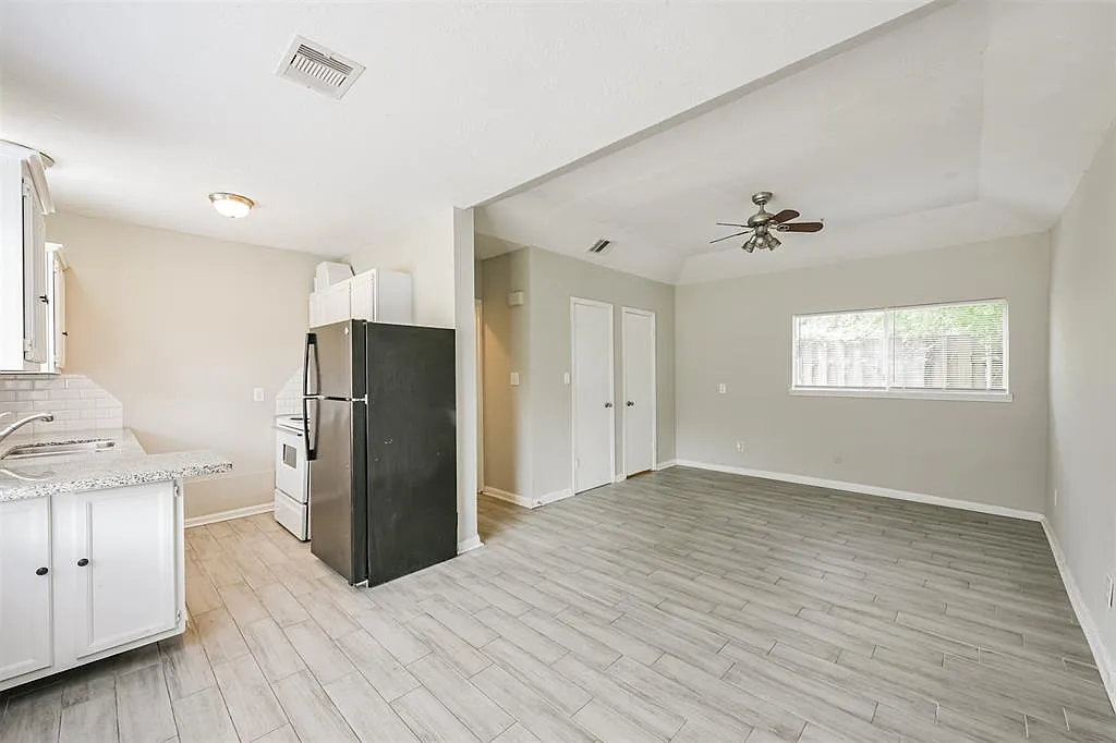 2 bed, 900 sqft, $1,650 — Photo 4