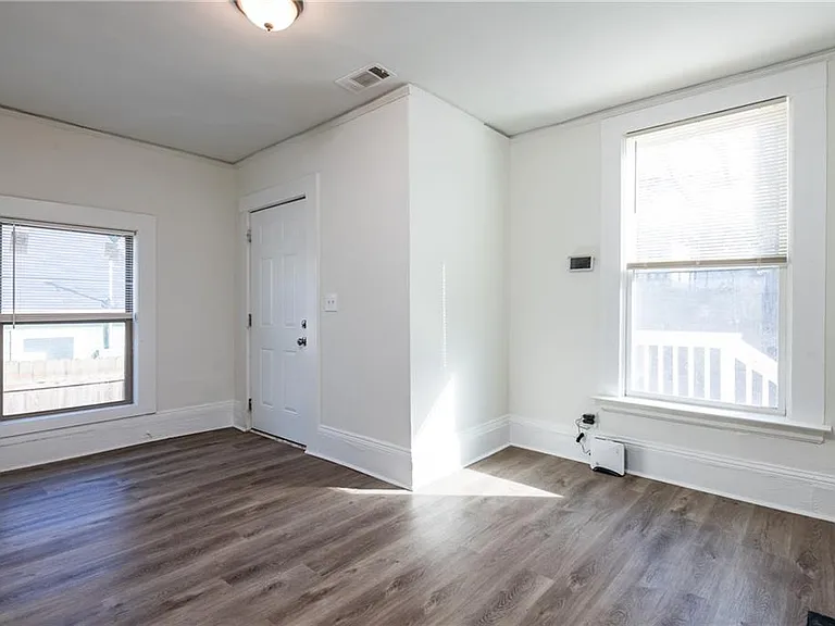 406 Paines Ave NW — Photo 7