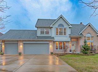 1357 E Thacker St, Schaumburg, IL