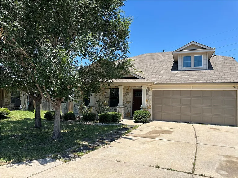 201 N Hunting Lodge Ln — Photo 3
