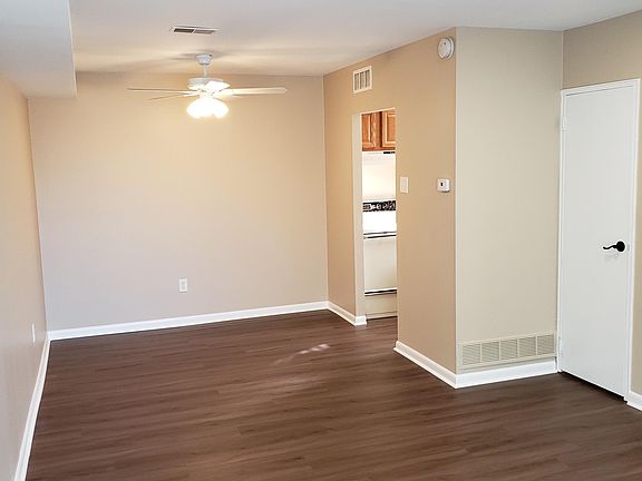 3rd image of 100 E Glenolden Ave APT S12