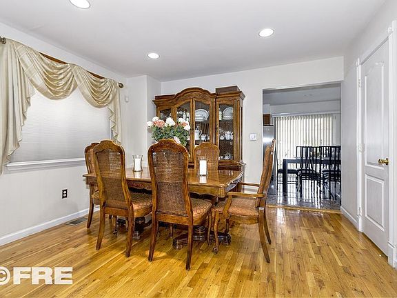 4th image of 7304 Avenue N