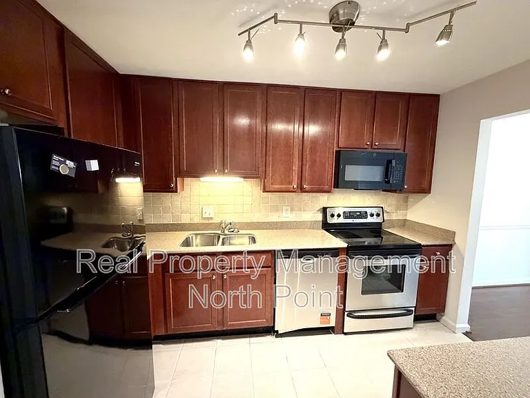 3513 Essex Ave — Photo 3