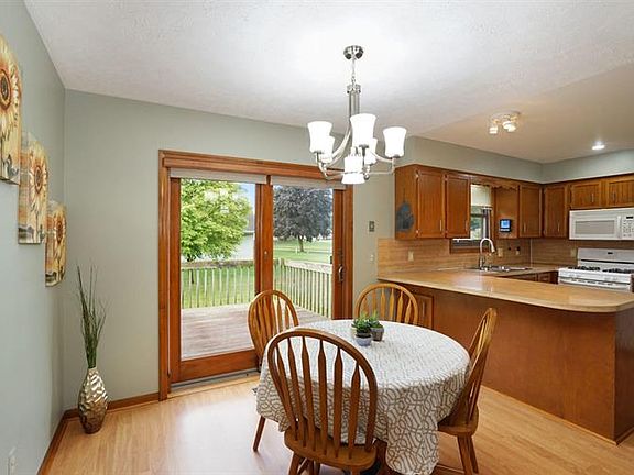 5th image of 462 Woodburn St SW