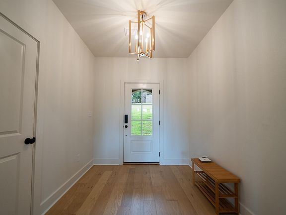 3rd image of 108 Scenic Ridge Dr