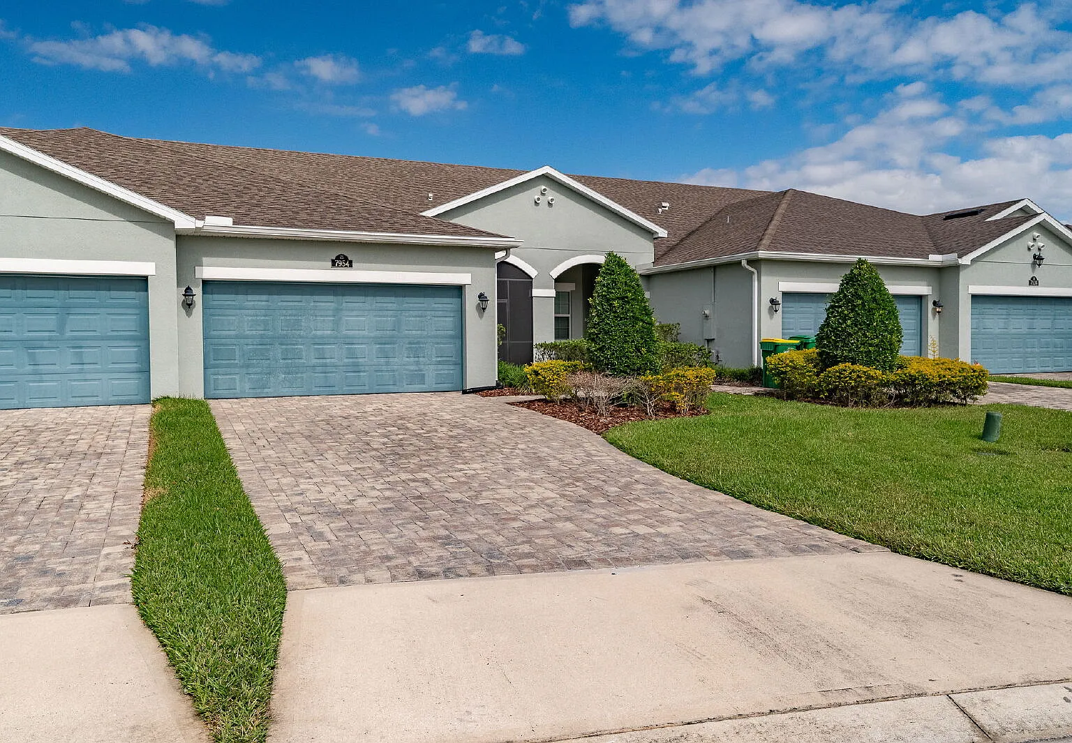 3 bed, 2.0 bath, 1458 sqft, $2,499 — Photo 2