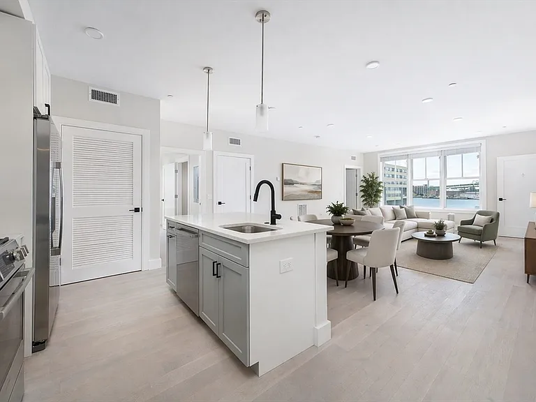 425 Border St #201 — Photo 1
