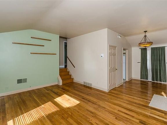 5th image of 2608 Whitewood St
