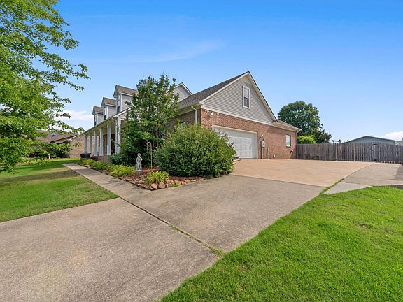4th image of 794 Williamsburg Dr