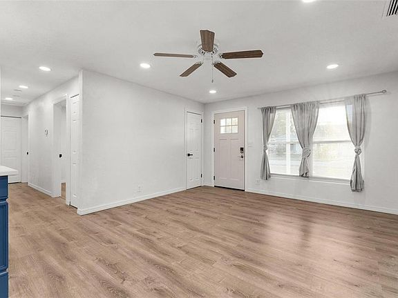 2nd image of 2203 Nottingham Rd
