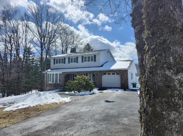 84 Lakeland St, Beaver Bank, NS B4G 1A5