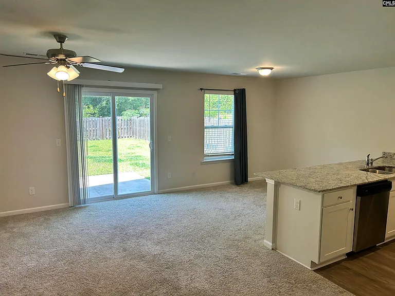 1071 Crescent Moon Loop — Photo 4