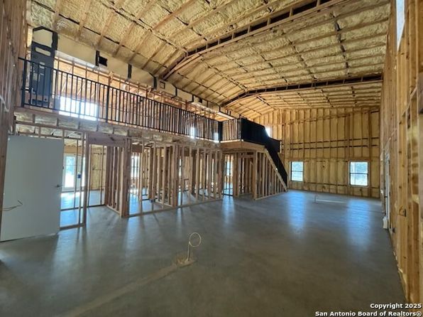 358 Cornelius Road, Utopia, TX 78884