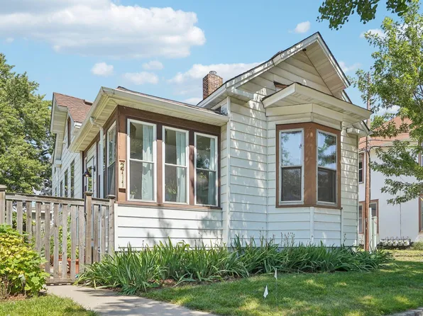 211 8th Ave NE, Minneapolis, MN 55413