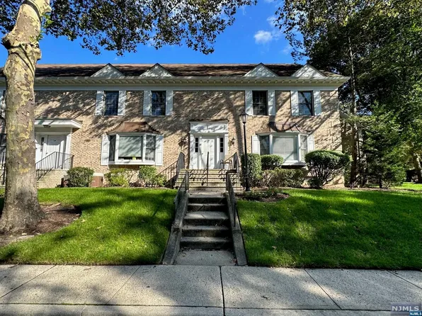 27B S Maple Ave #B, Park Ridge, NJ 07656