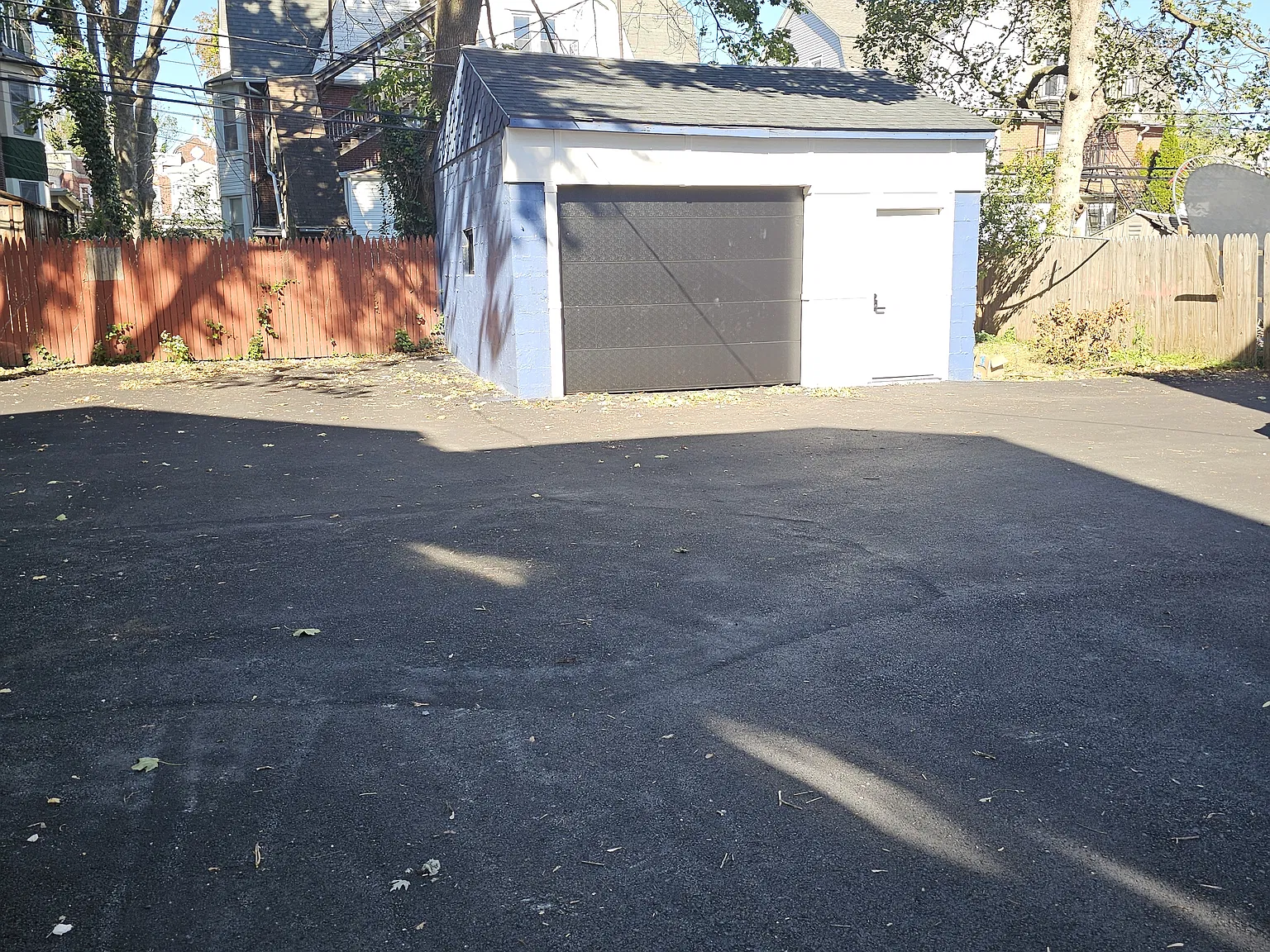 Studio, 300 sqft, $300 — Photo 1