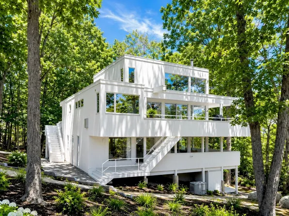 7 Fox Hollow Rd, Shelter Island, NY 11964