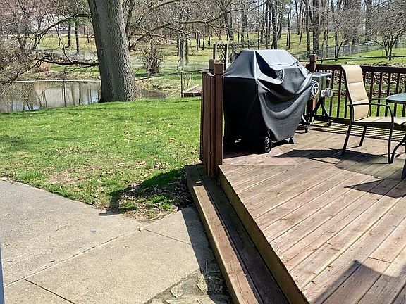 4th image of 753 E Shore Dr