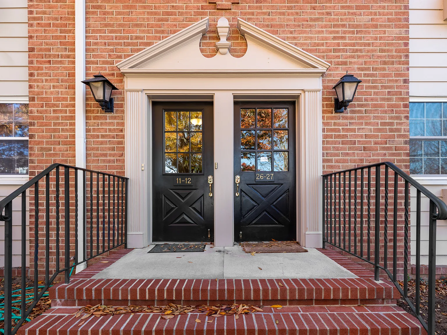Unbeatable Location in Southampton Village — Photo 3