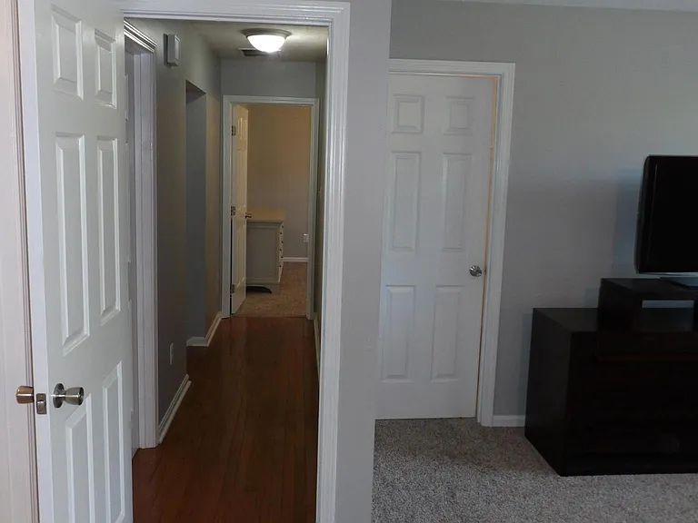 4709 Oak Pointe Dr — Photo 9