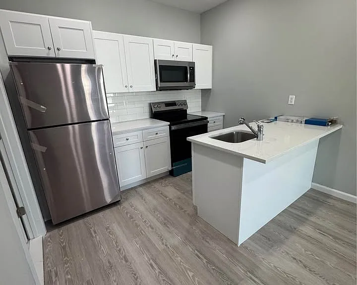 126 Governor St #303 — Photo 2