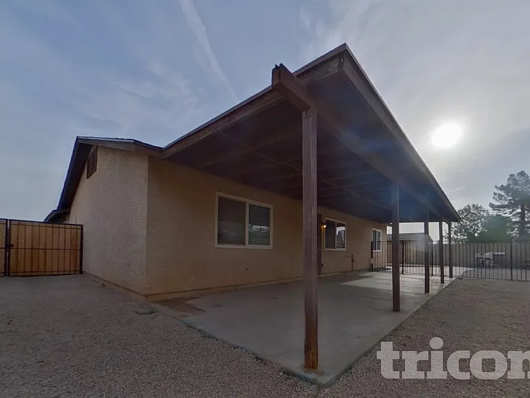 3413 E Dragoon Ave — Photo 16
