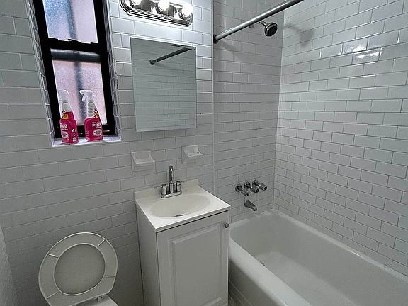 4th image of 40-22 79th St #309