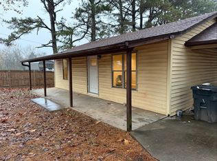 1810 Bugscuffle Rd, Lavaca, AR 72941