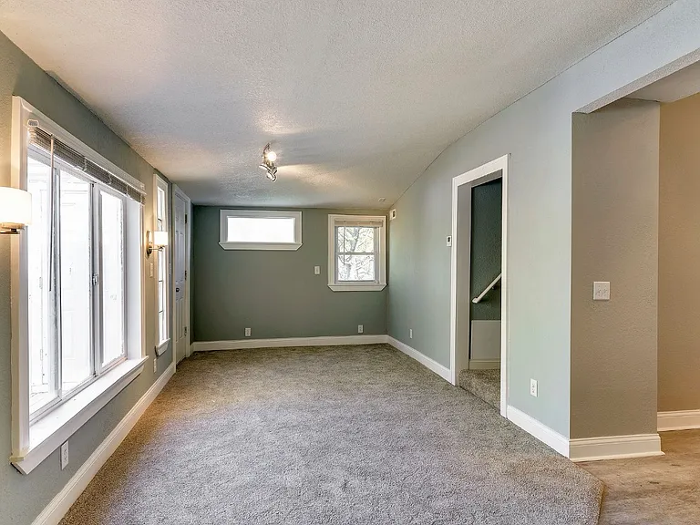 1049 25th Ave SE #1 — Photo 15