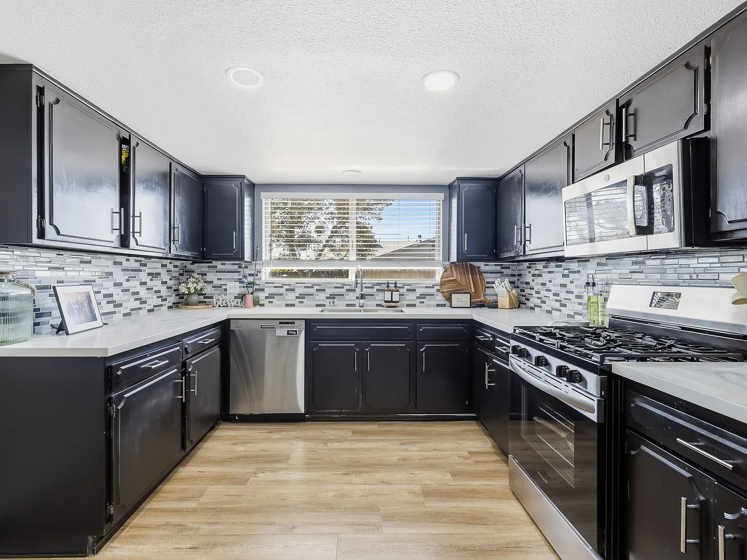 3 bed, 1475 sqft, $1,900 — Photo 4
