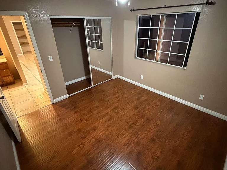 354 S Ferris Ave — Photo 9
