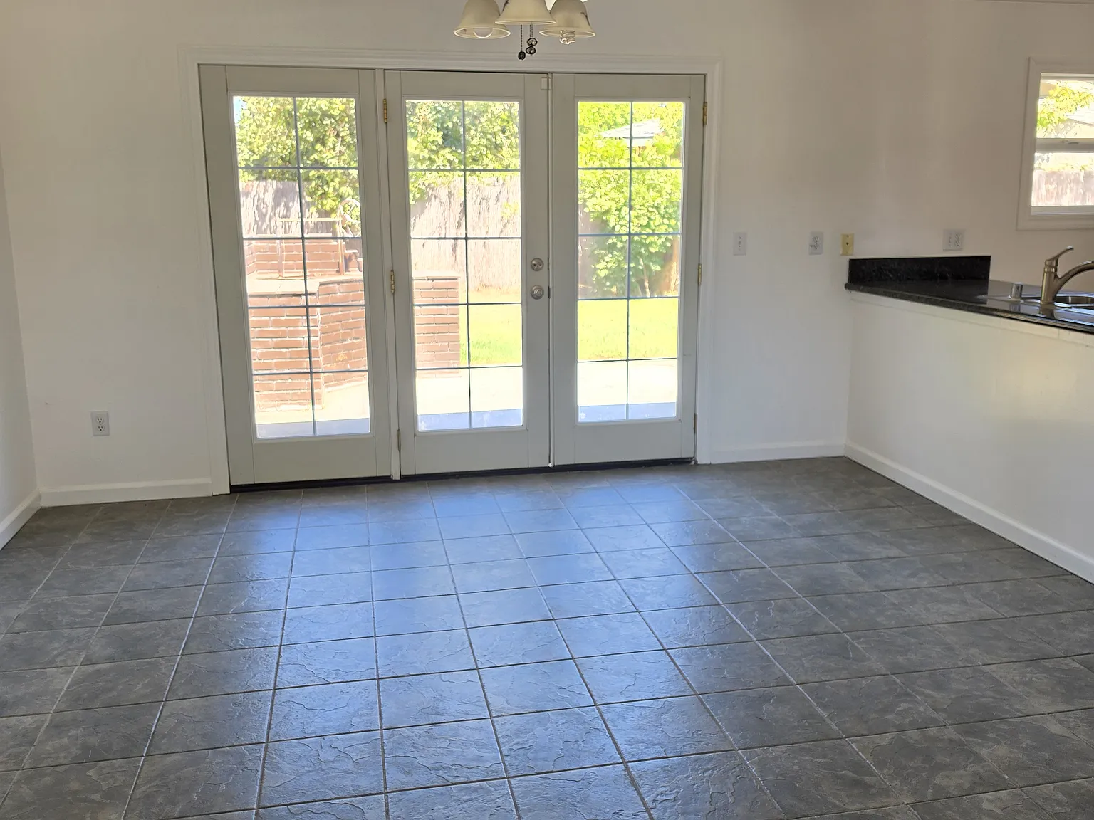 3 bed, 1550 sqft, $3,600 — Photo 3