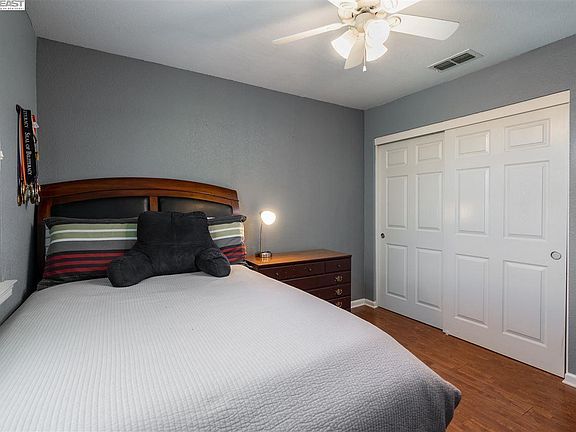 3rd image of 2589 Gaines Ct