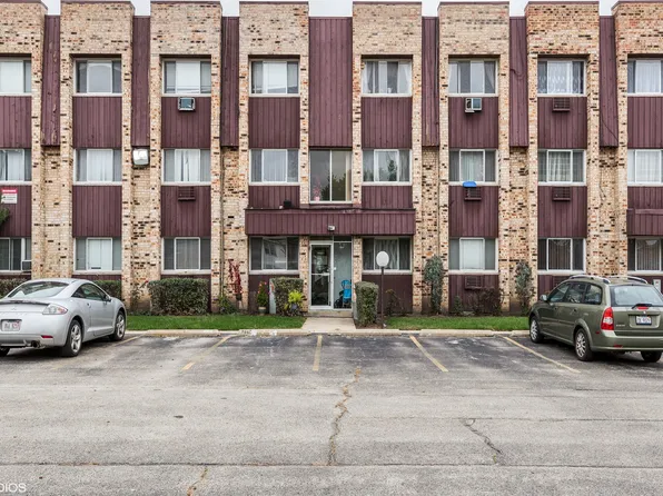 8667 W Foster Ave Unit 1B, Chicago, IL 60656